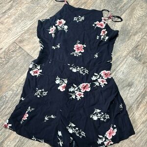 Abercrombie and fitch large Romper